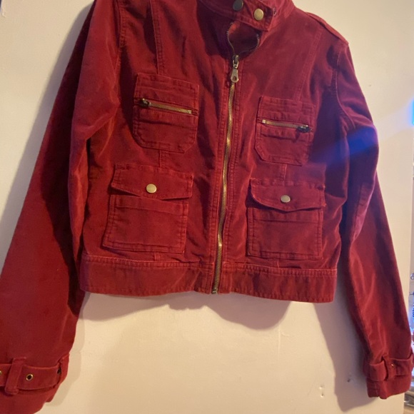 Warm red jacket for fall weather - Picture 4 of 6